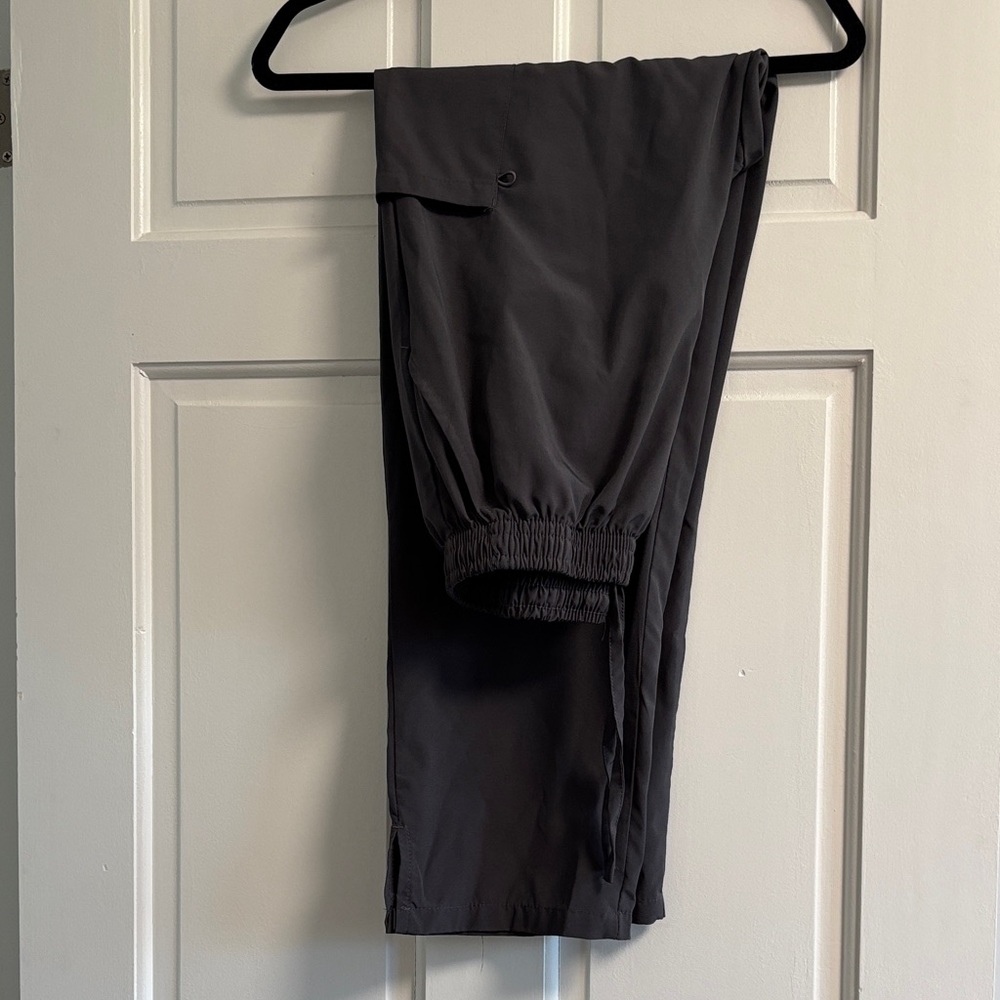 Women’s grey scrub pants